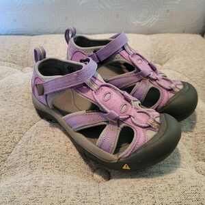 Girl's sz 3 Keen Sandals